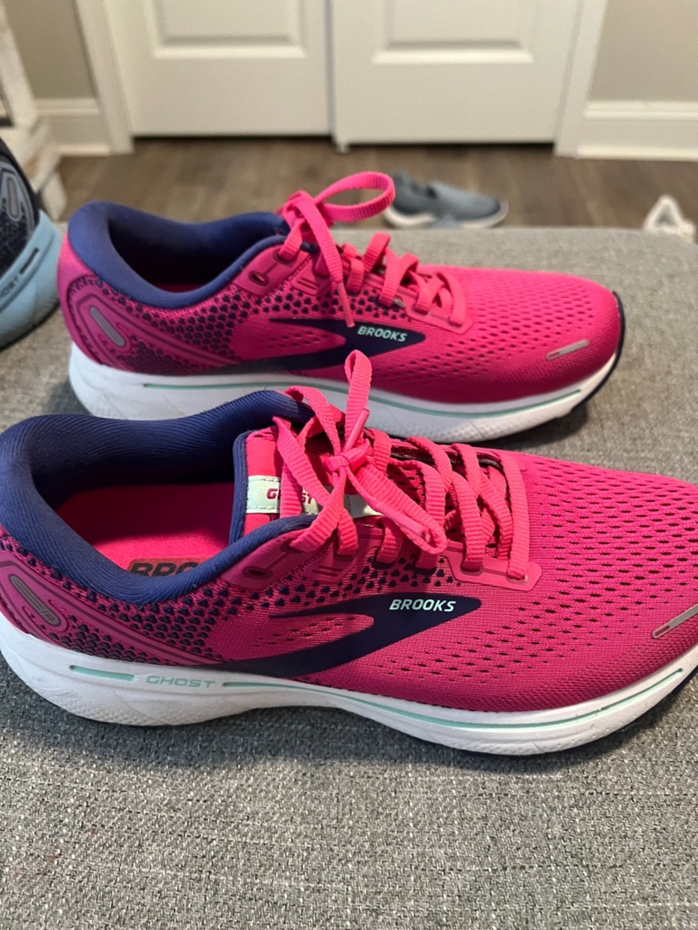 Brooks Ghost 14 Women's Running Shoes — Bright Pink and Navy/Gray Pair size 9M - Picture 10 of 15
